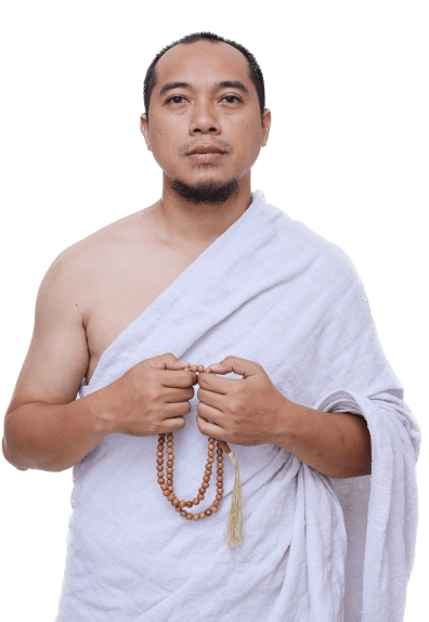 Asian-muslim-man-in-ihram-holding-rosary-or-tasbeeh.png